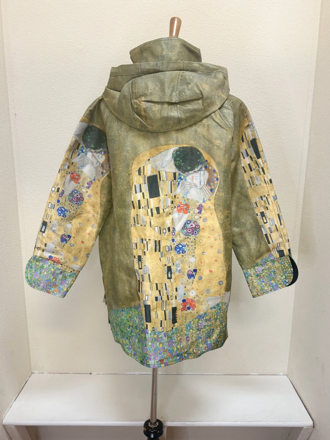 Oopera Raincoat - THE KISS (KLIMT) - J3240RW-2