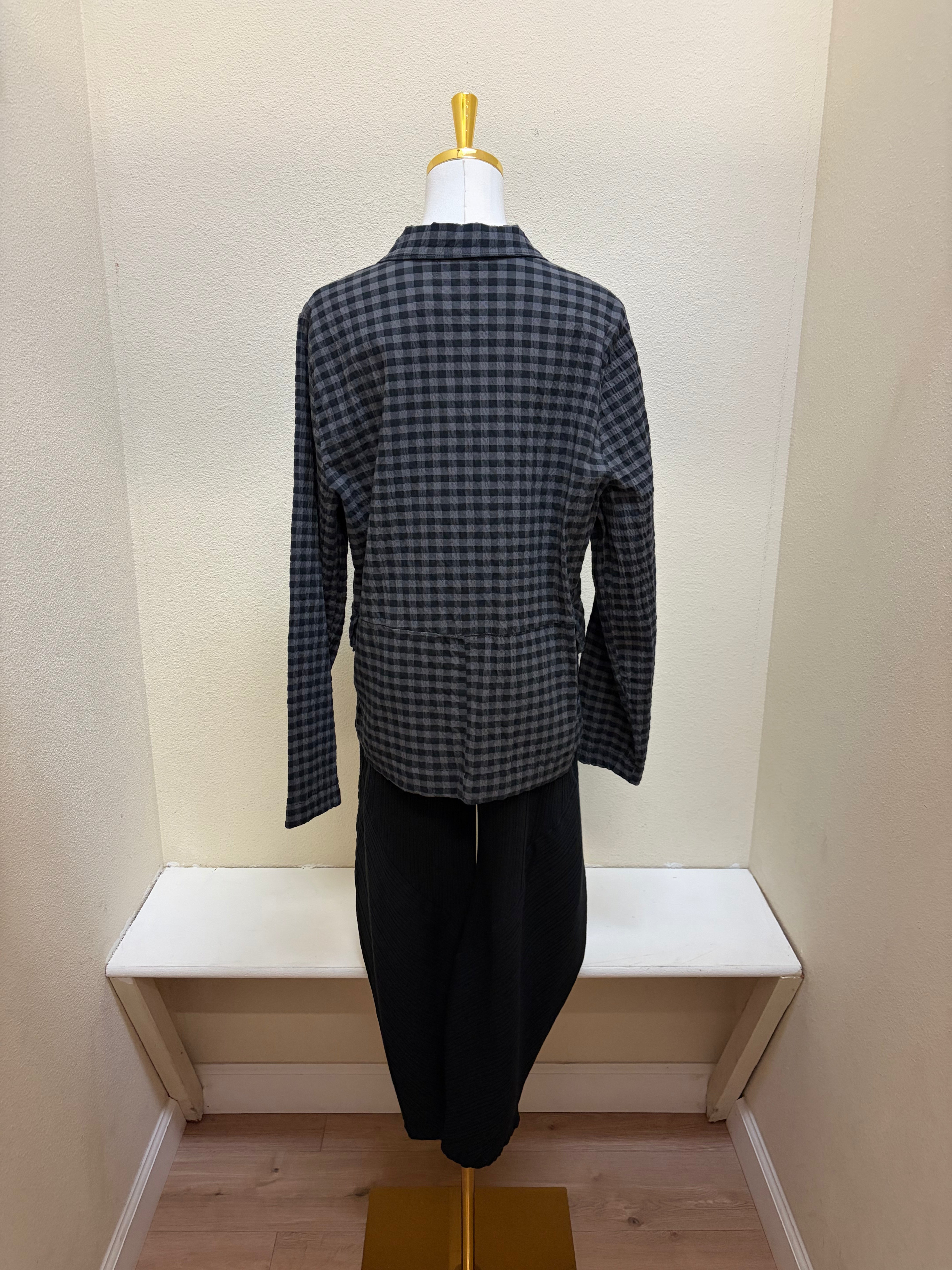 Fenini Checkered Long Sleeve Button Down Collared Shirt w/ Pockets- C47086