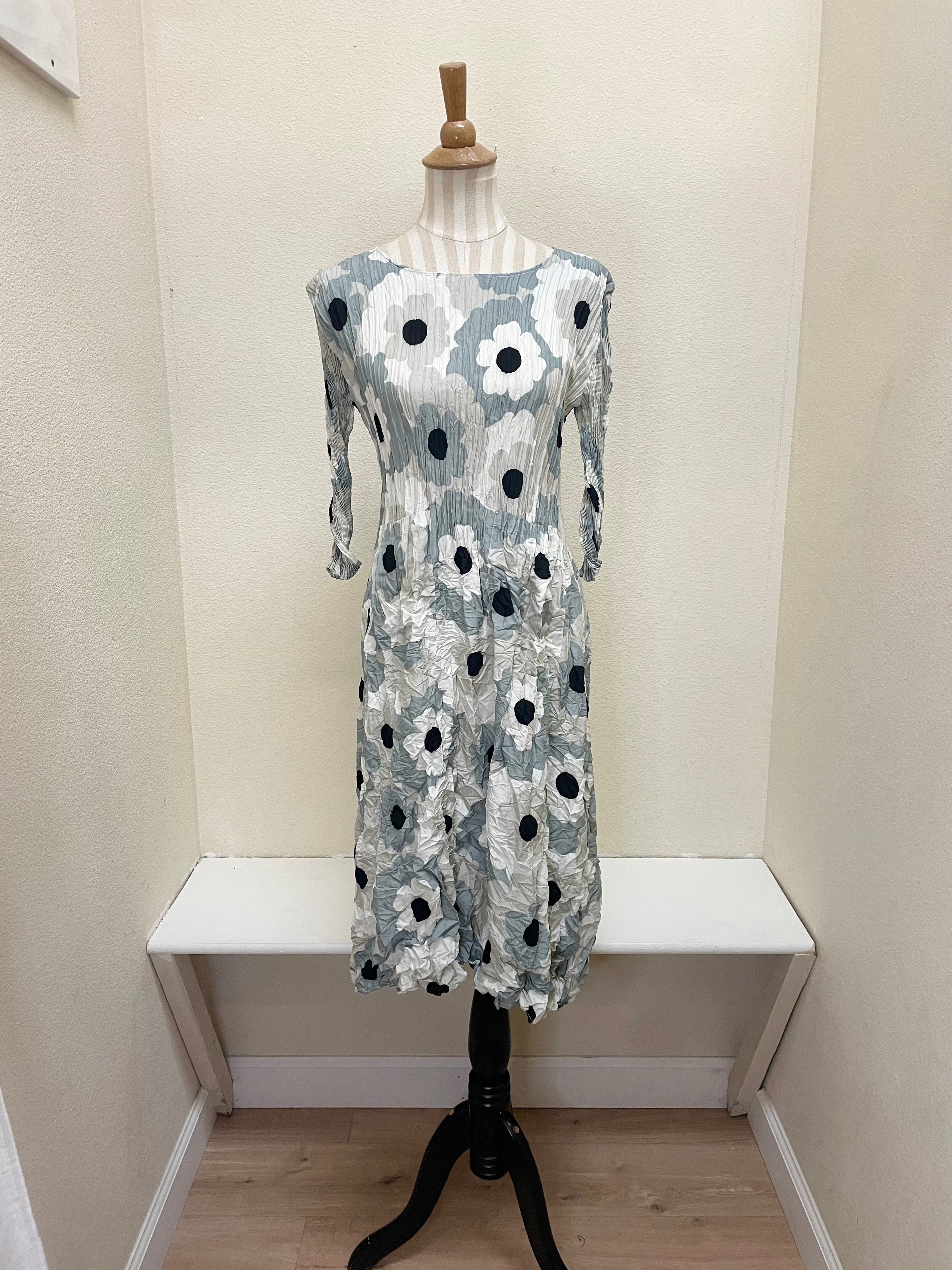 Alquema 3/4 Sleeve Smash Pocket  Dress - SILVER FLOWER SPOT