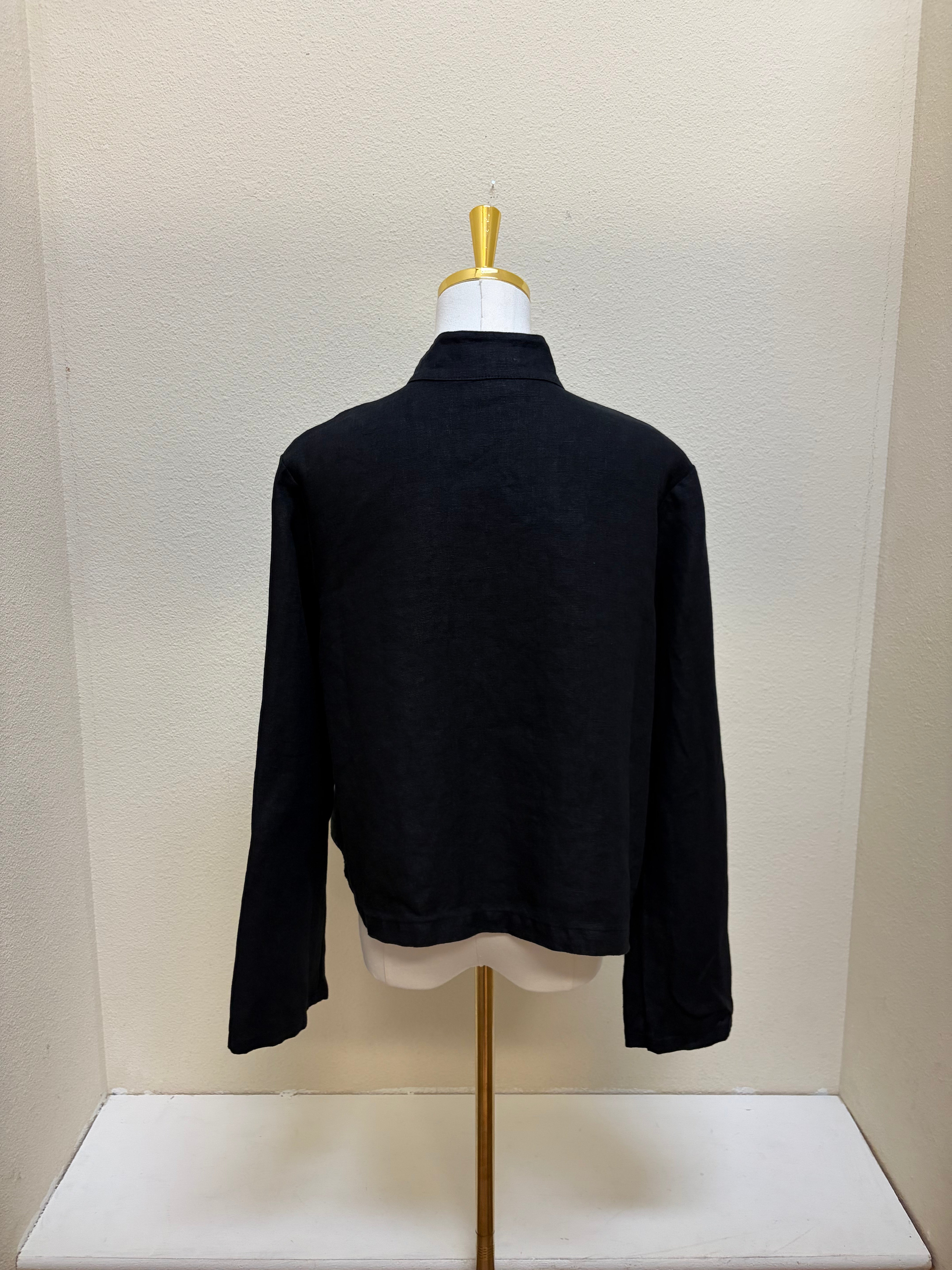 Bryn Walker HEAVY LINEN CROP MANDARIN BUTTON TOP - 47141 - BLACK