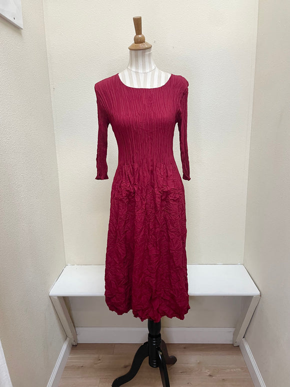 Alquema 3/4 Sleeve Smash Pocket  Dress - RUBY