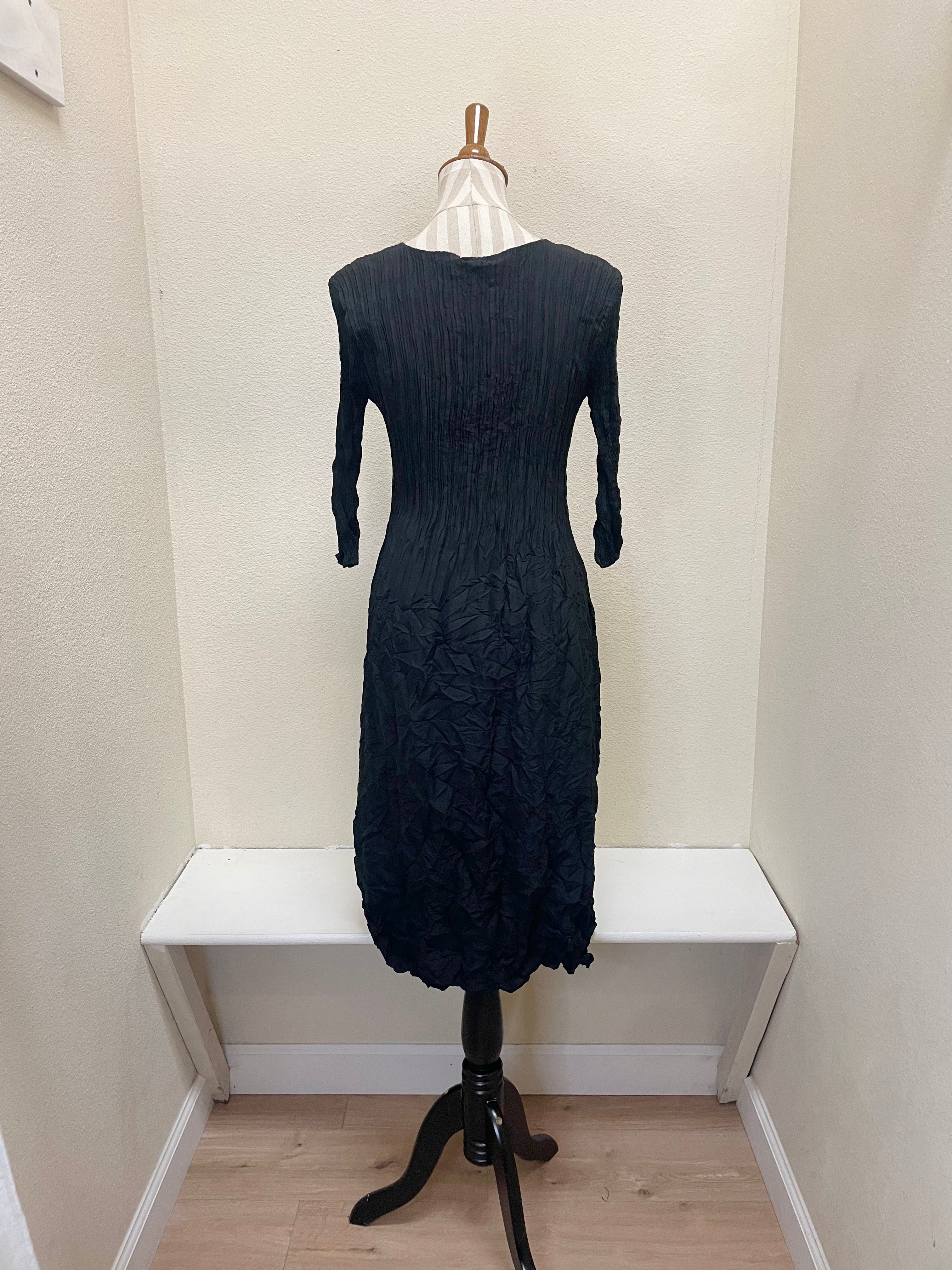 Alquema 3/4 Sleeve Smash Pocket  Dress - BLACK