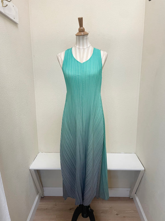 Alquema Long Estrella Dress - VIVID GREEN TO SHADOW