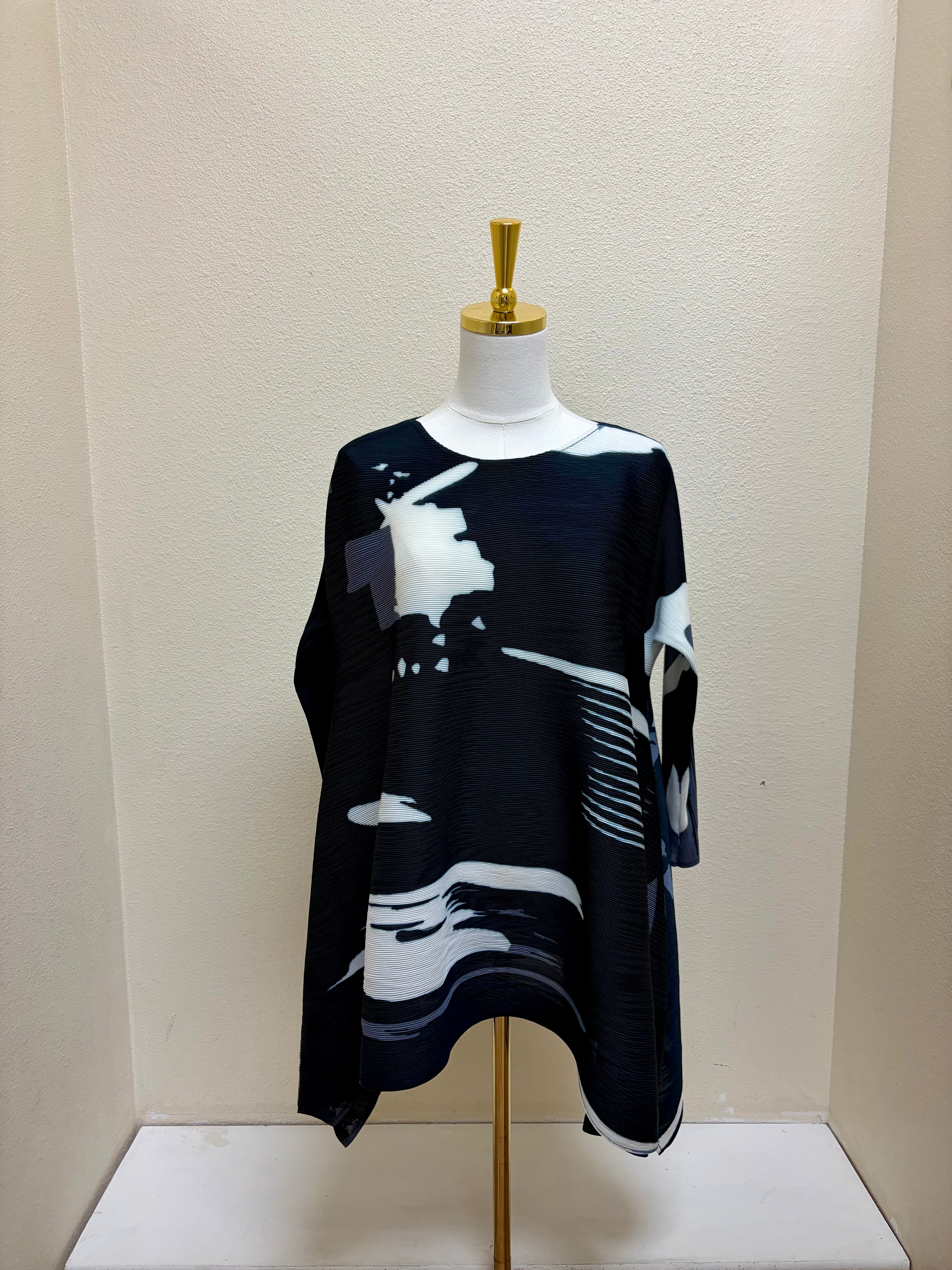 Vanite Couture Pleated Abstract Top - 26006 - BLACK/WHITE/MULTI