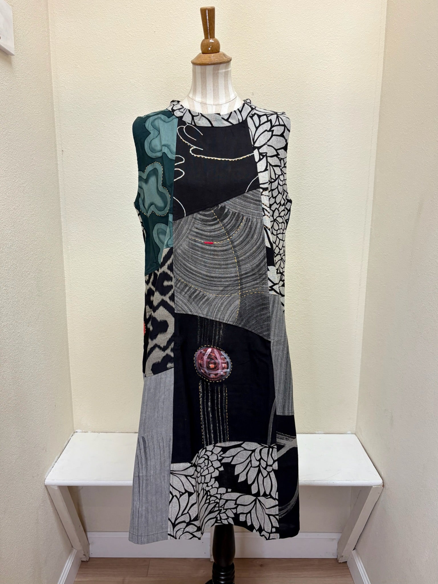 Yaza Kasur Dress - Black