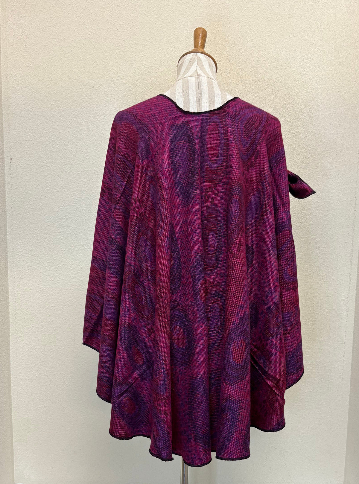 Rapti Cashmere Buckle Shawl - PRINT 69