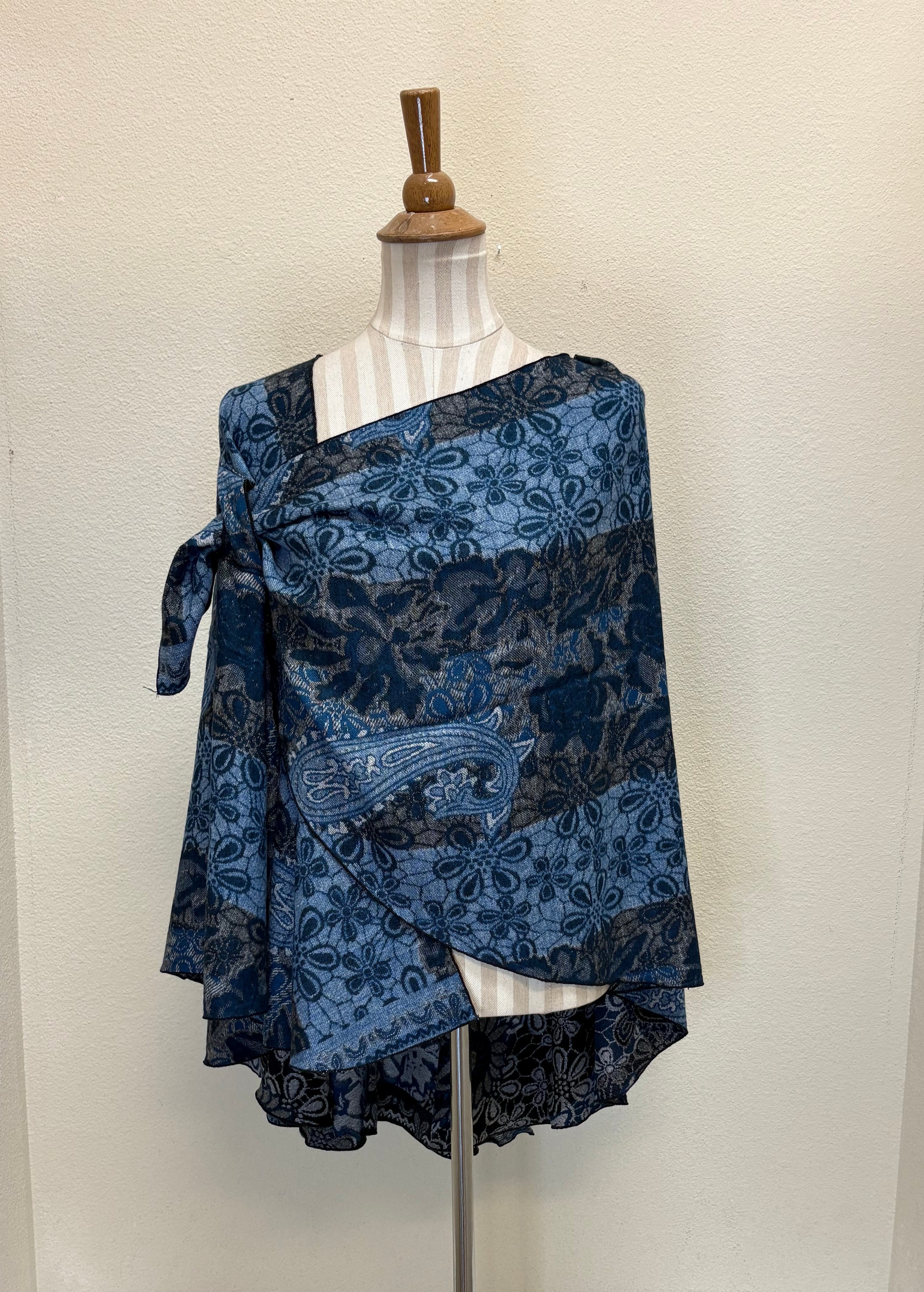 Rapti Cashmere Buckle Shawl - PRINT 68