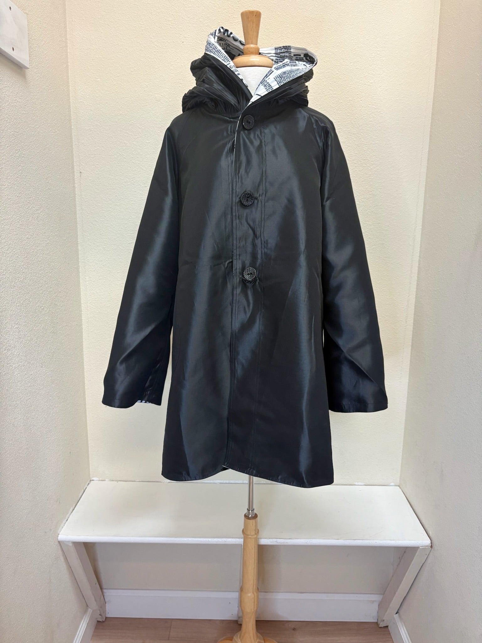 Oopera Raincoat - NEWSPAPER - J18832RW-2