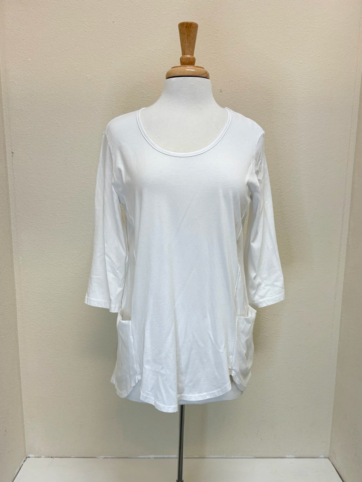 Prairie Cotton by CMC Relaxed 3/4 Scallop - 8252