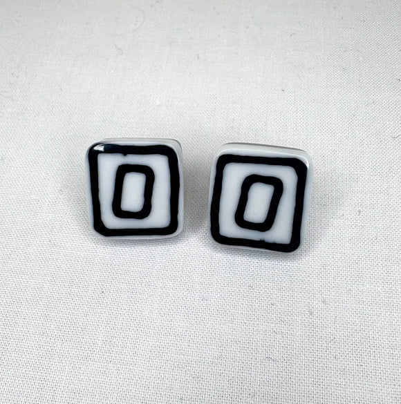 ZSISKA Vertigo Black Pin Earring