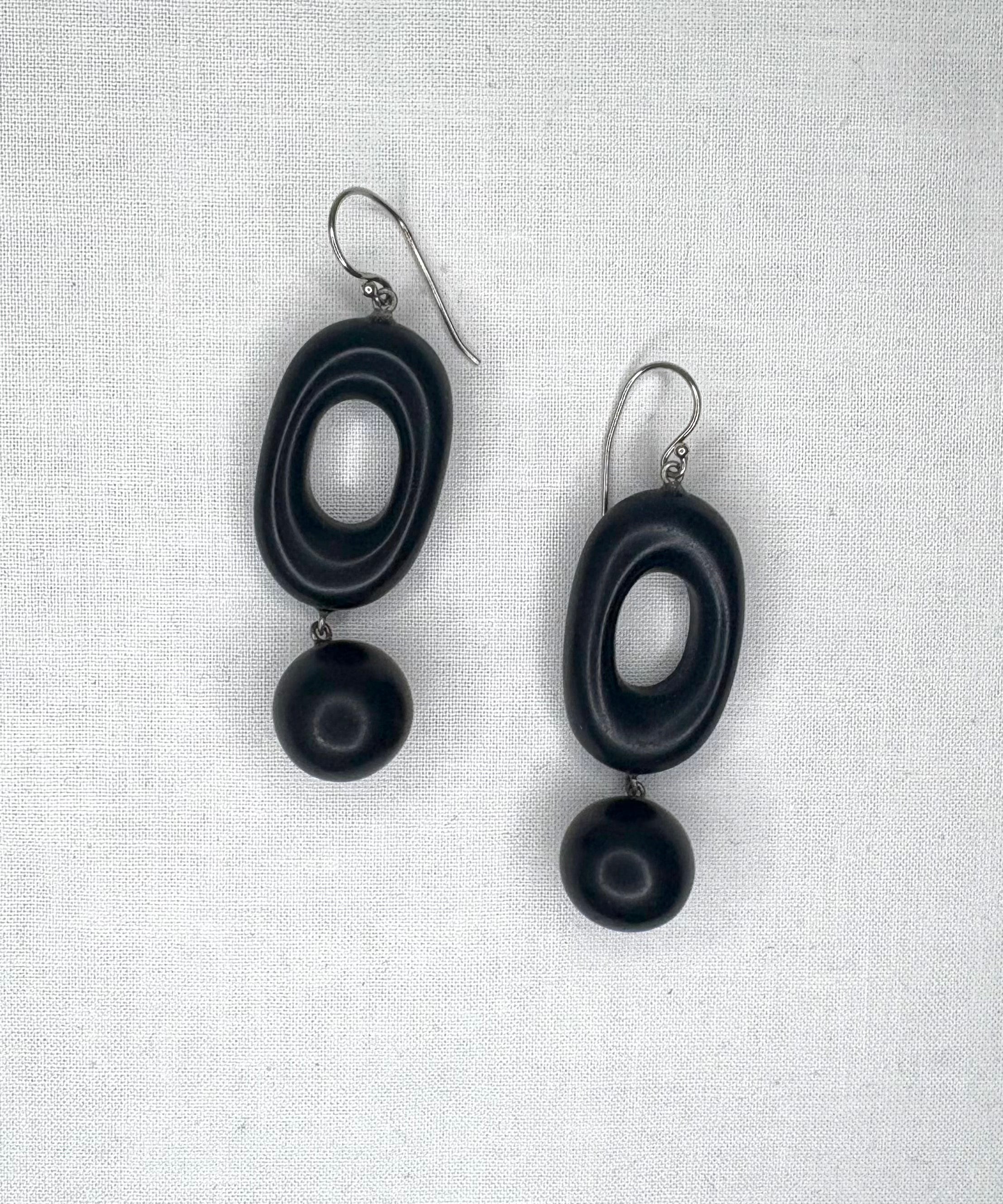 ZSISKA Solid Black Open Thick Hoop Layered Earring