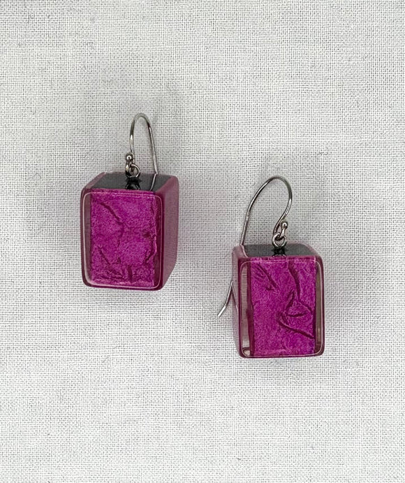 ZSISKA Metallic Magenta Cube Earring