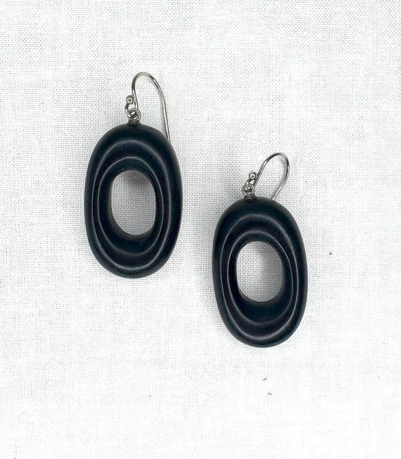 ZSISKA Solid Black Thick Hoop Earring