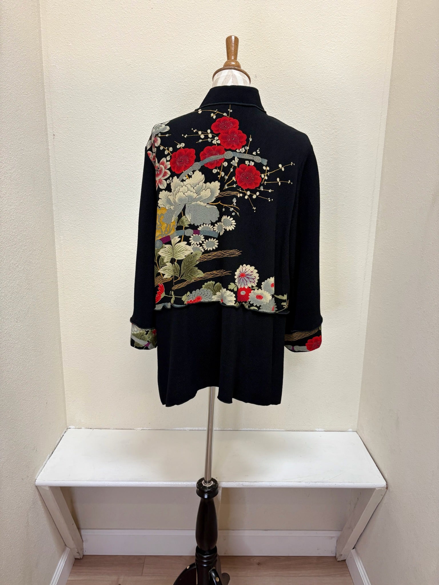 Moonlight Jacket - CM 65 THREE FLOWERS