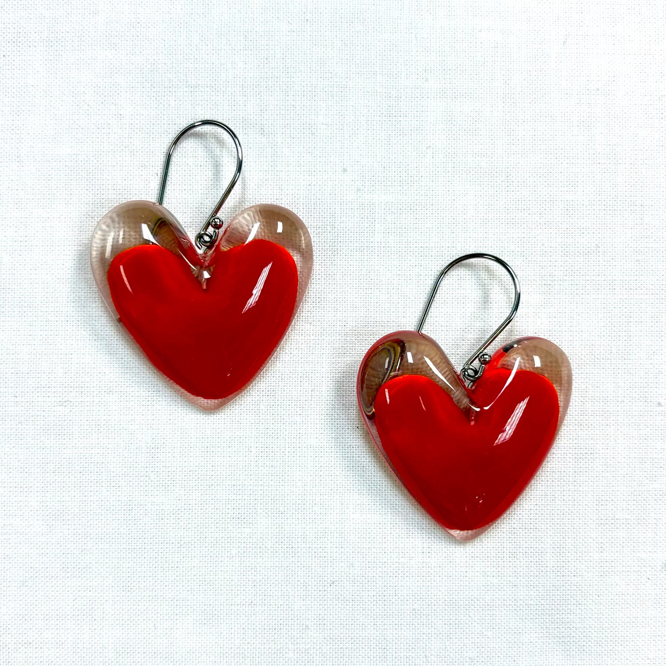 ZSISKA Red Acrylic Heart Ole Bead Shorthook Earring
