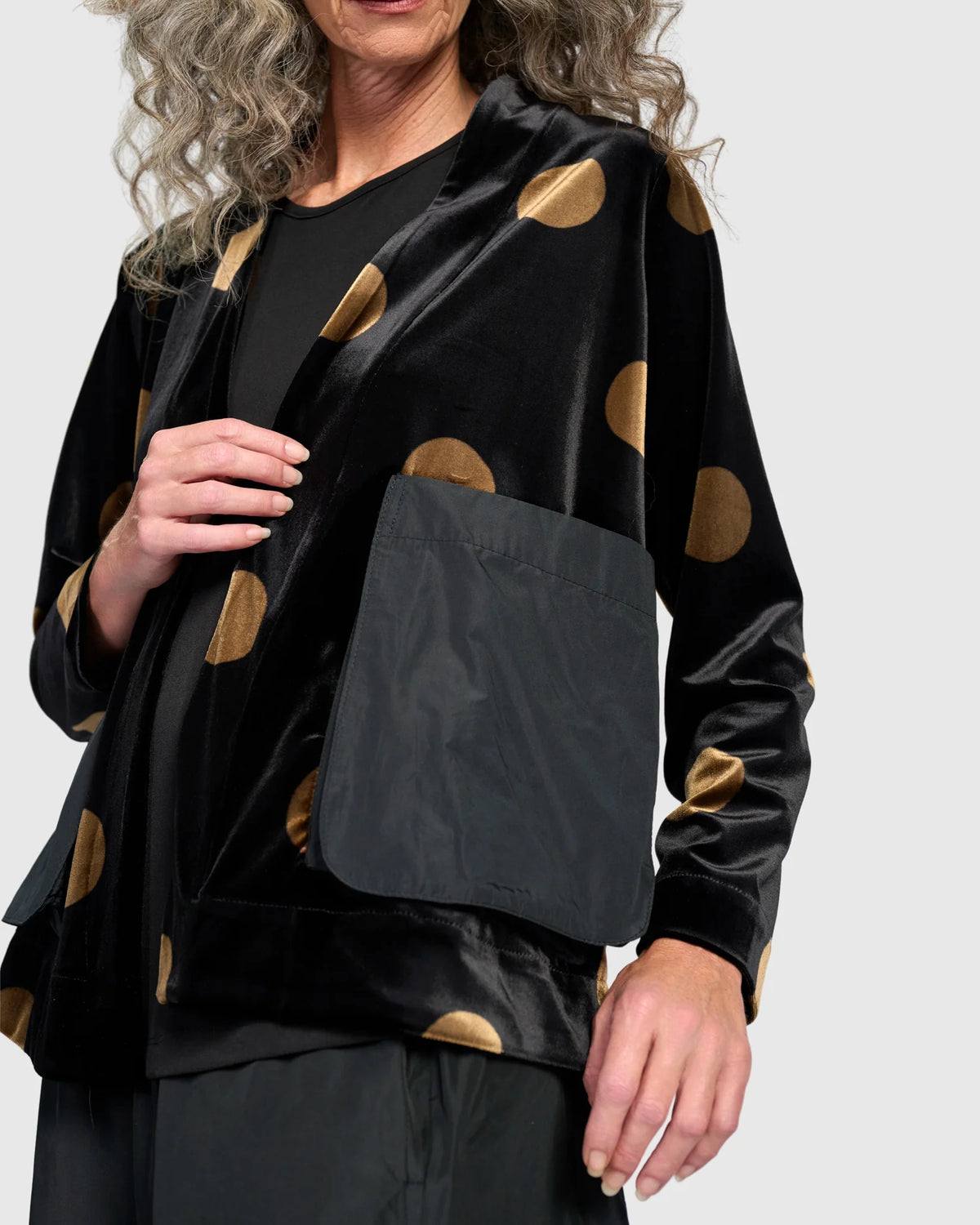 ALEMBIKA Asteria Velvet Jacket - AJ733E - BLACK/GOLD DOT