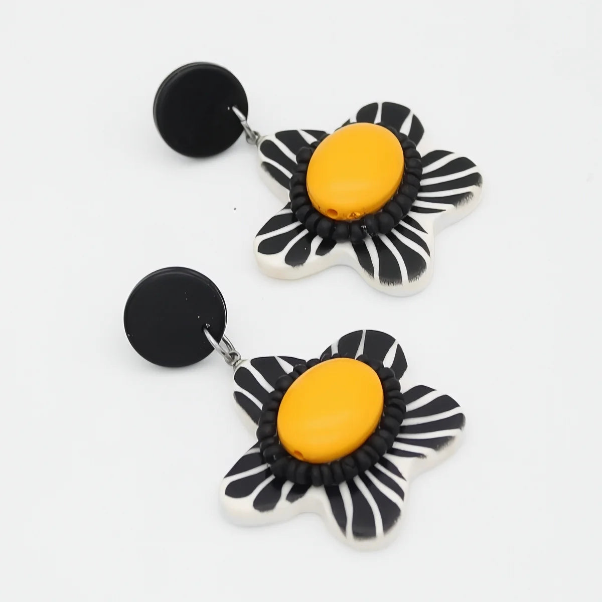 SYLCA Bumble Blossom Daisy Earrings