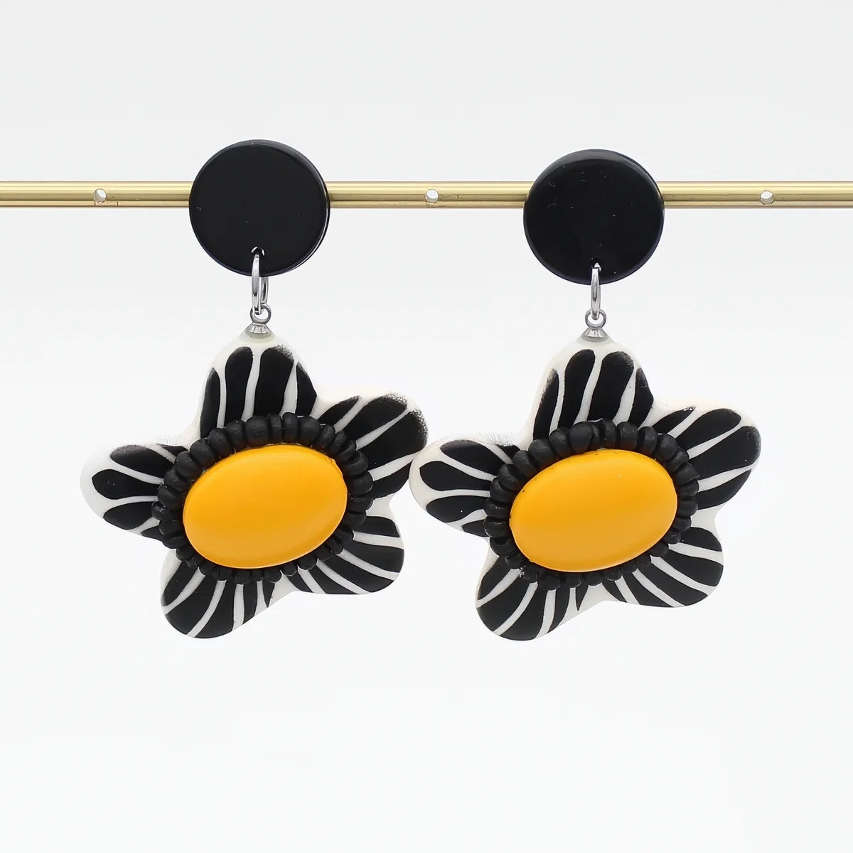 SYLCA Bumble Blossom Daisy Earrings