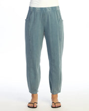 JESS & JANE Mineral Washed Cotton-Span Lantern Pants w/ Side Seam & Patch Pockets - M100 - MIDWASH DENIM