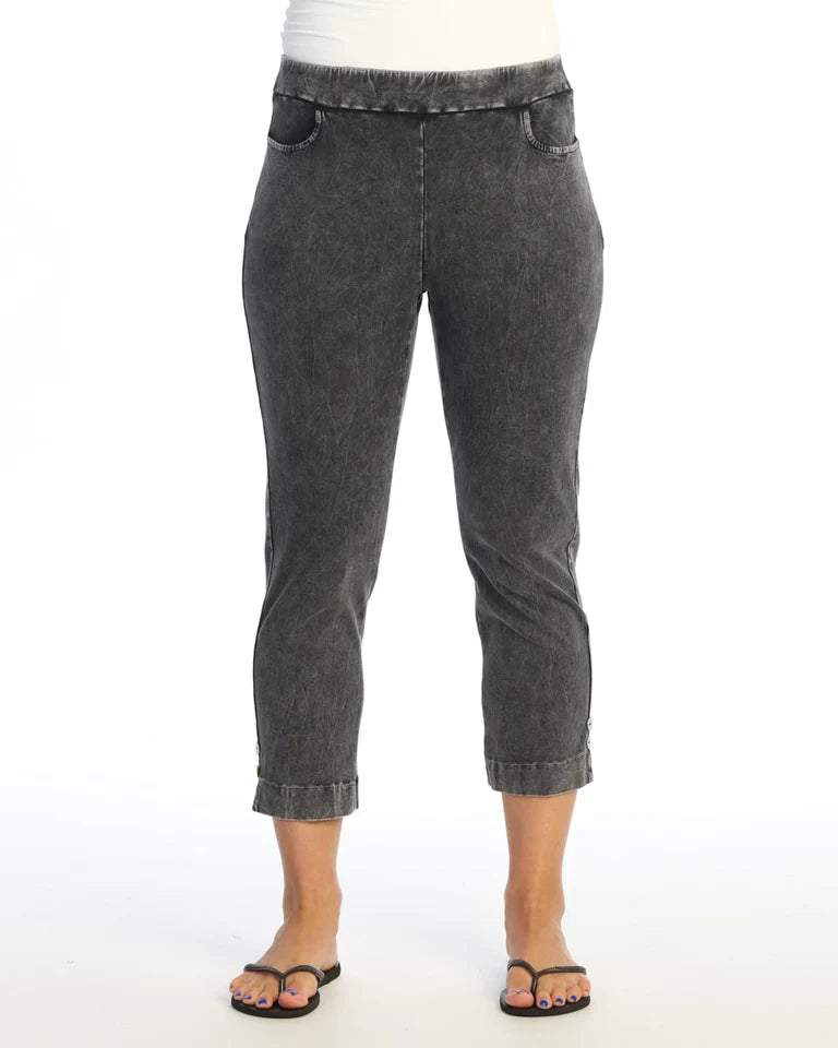 JESS & JANE Mineral Washed Cotton Spandex Capri Pant w/ Scoop Pocket, Slit, and Buttons - M154 - BLACK