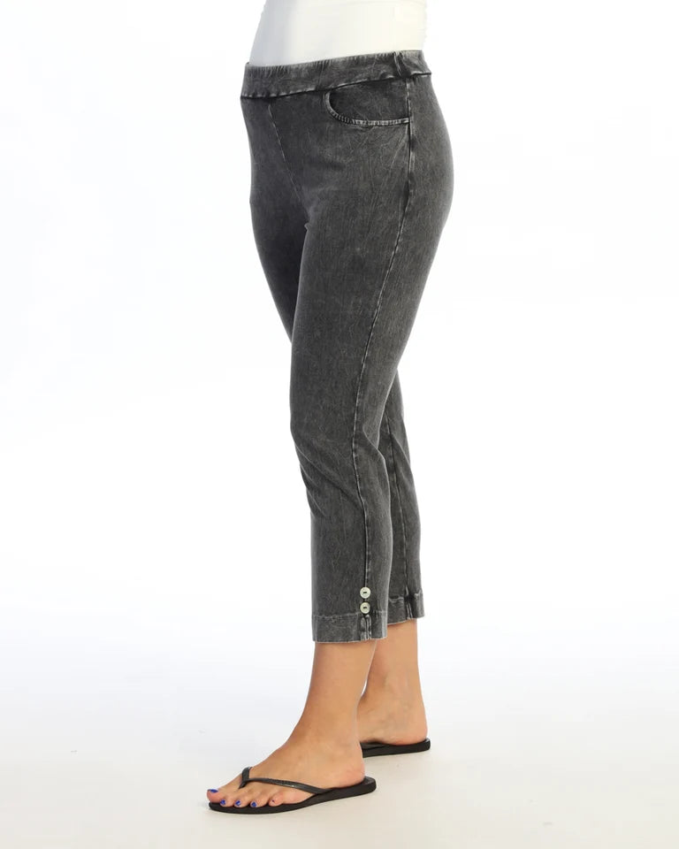 JESS & JANE Mineral Washed Cotton Spandex Capri Pant w/ Scoop Pocket, Slit, and Buttons - M154 - BLACK