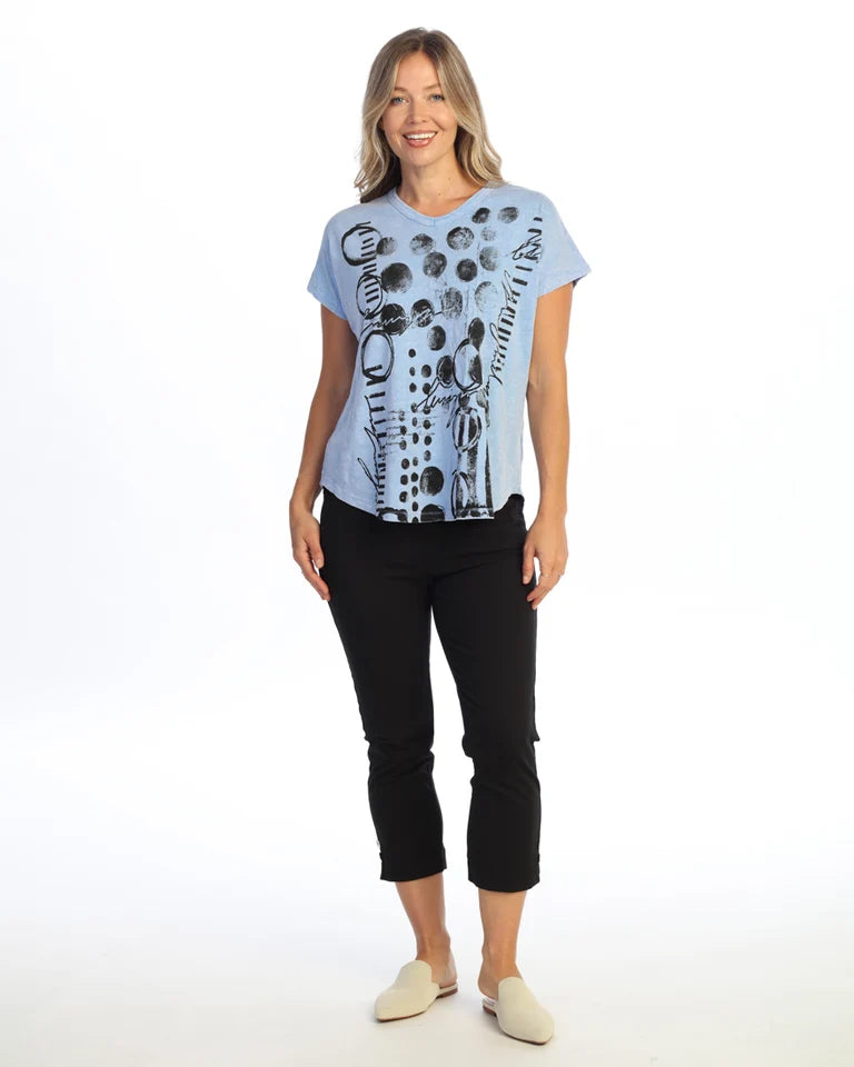 JESS & JANE Mineral Washed Cotton Slub Short Sleeve V-Neck Top - M91-2322 - SKY IN CIRCLES