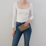 HOBO - Lauren-Clutch Wallet - BURNISHED SAGE IN METALLIC LEATHER
