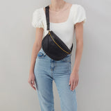 HOBO - Juno Belt Bag - BLACK IN PEBBLED LEATHER