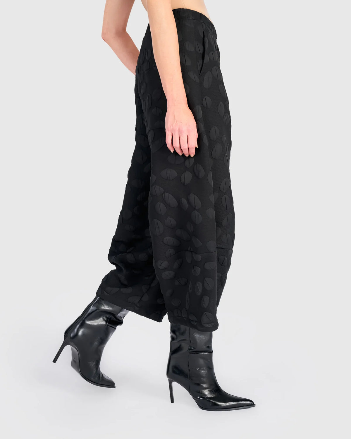 ALEMBIKA Intermezzo Lantern Pants - AP714C - BLACK SPOTS