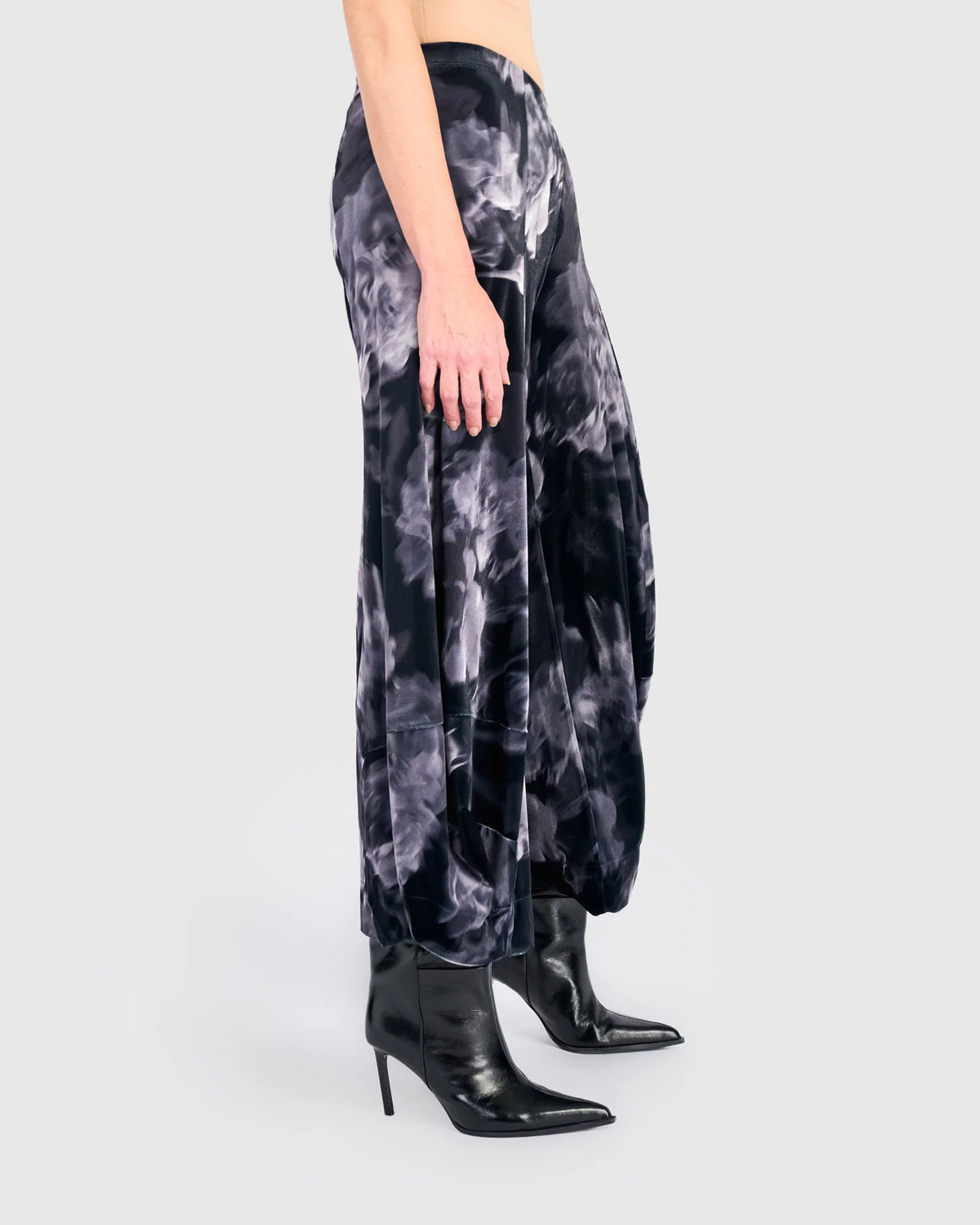 ALEMBIKA Cassis Velvet Punto Pants - AP719F - SMOKE FLORA
