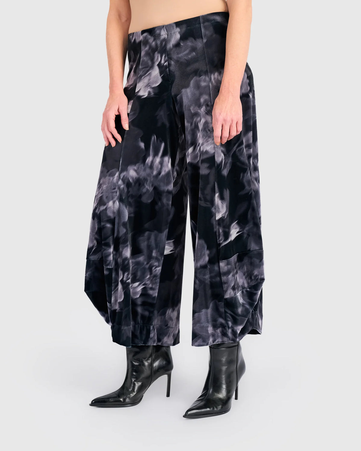 ALEMBIKA Cassis Velvet Punto Pants - AP719F - SMOKE FLORA