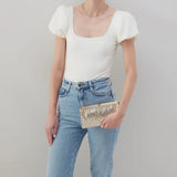 HOBO - Lauren Clutch- Wallet - GOLD SOFT PLEATED LEATHER
