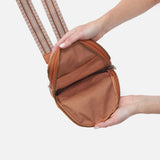 HOBO - Cass Sling - BUTTERSCOTCH IN PEBBLED LEATHER