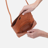 HOBO - Grant Small Wallet - BUTTERSCOTCH IN PEBBLED LEATHER