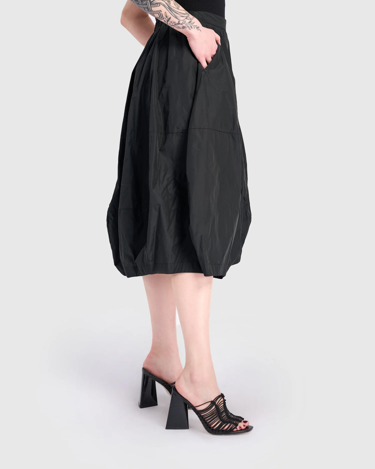 ALEMBIKA Kuro Balloon Skirt - EK315B - BLACK