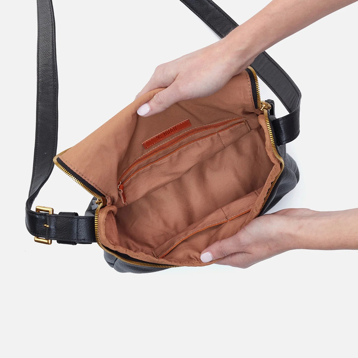 HOBO- Fern North-South Crossbody - BLACK IN PEBBLED LEATHER