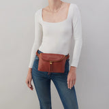 HOBO - Fern Large Belt Bag - RUST IN PEBBLED LEATHER