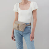 HOBO - Fern Large Belt Bag - TAUPE IN PEBBLED LEATHER