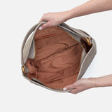 HOBO - Harley Hobo - TAUPE IN PEBBLED LEATHER