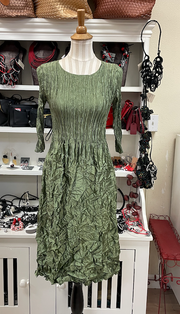 Alquema 3/4 Sleeve  Smash Pocket Dress - GLOSSY OLIVE