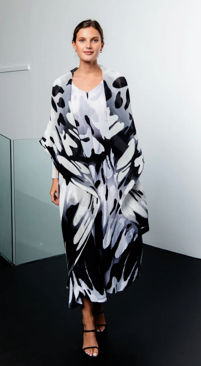 Alquema Long Collare Coat - LYRICS