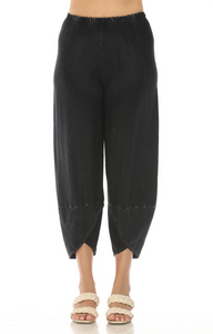 INOAH "BLACK" - Cotton Mineral Wash Wide Capri Pants