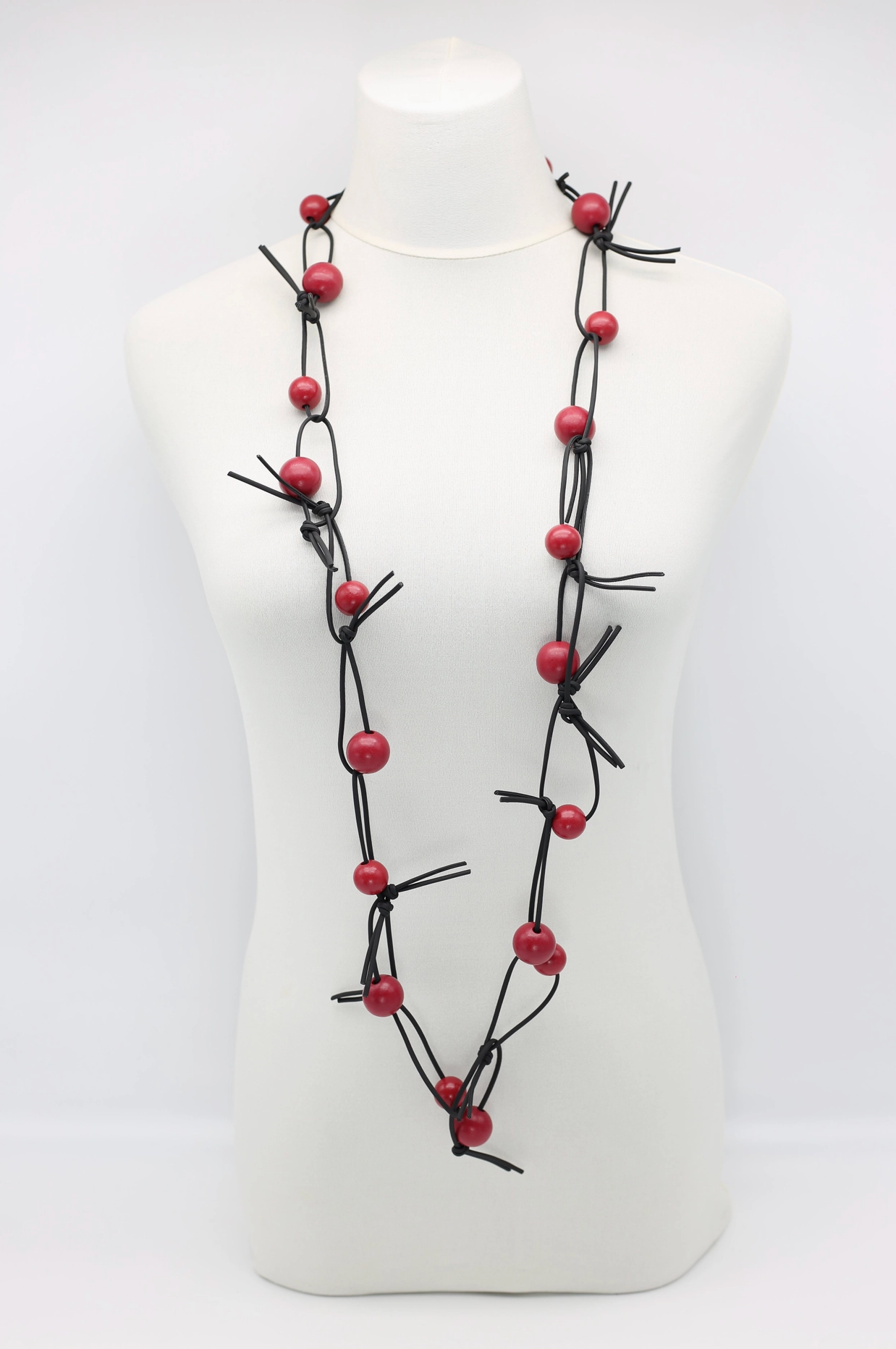 JIANHUI LONDON Burgundy Round Beads On Leatherette Chain Necklace
