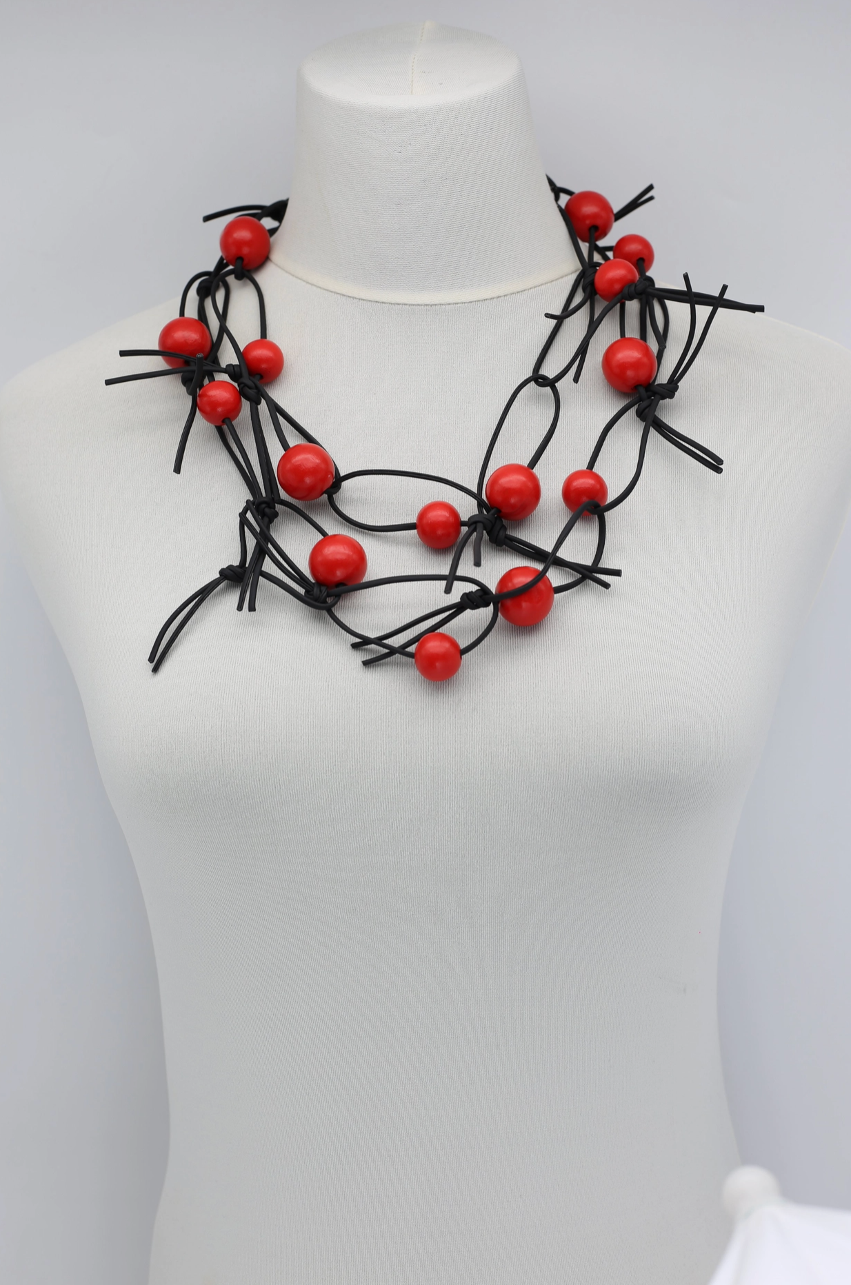 JIANHUI LONDON Red Round Beads On Leatherette Chain Necklace
