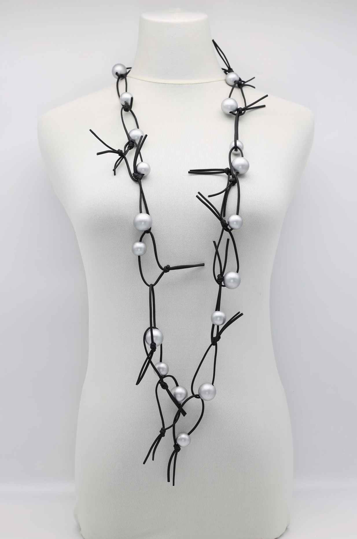 JIANHUI LONDON Silver Round Beads On Leatherette Chain Necklace