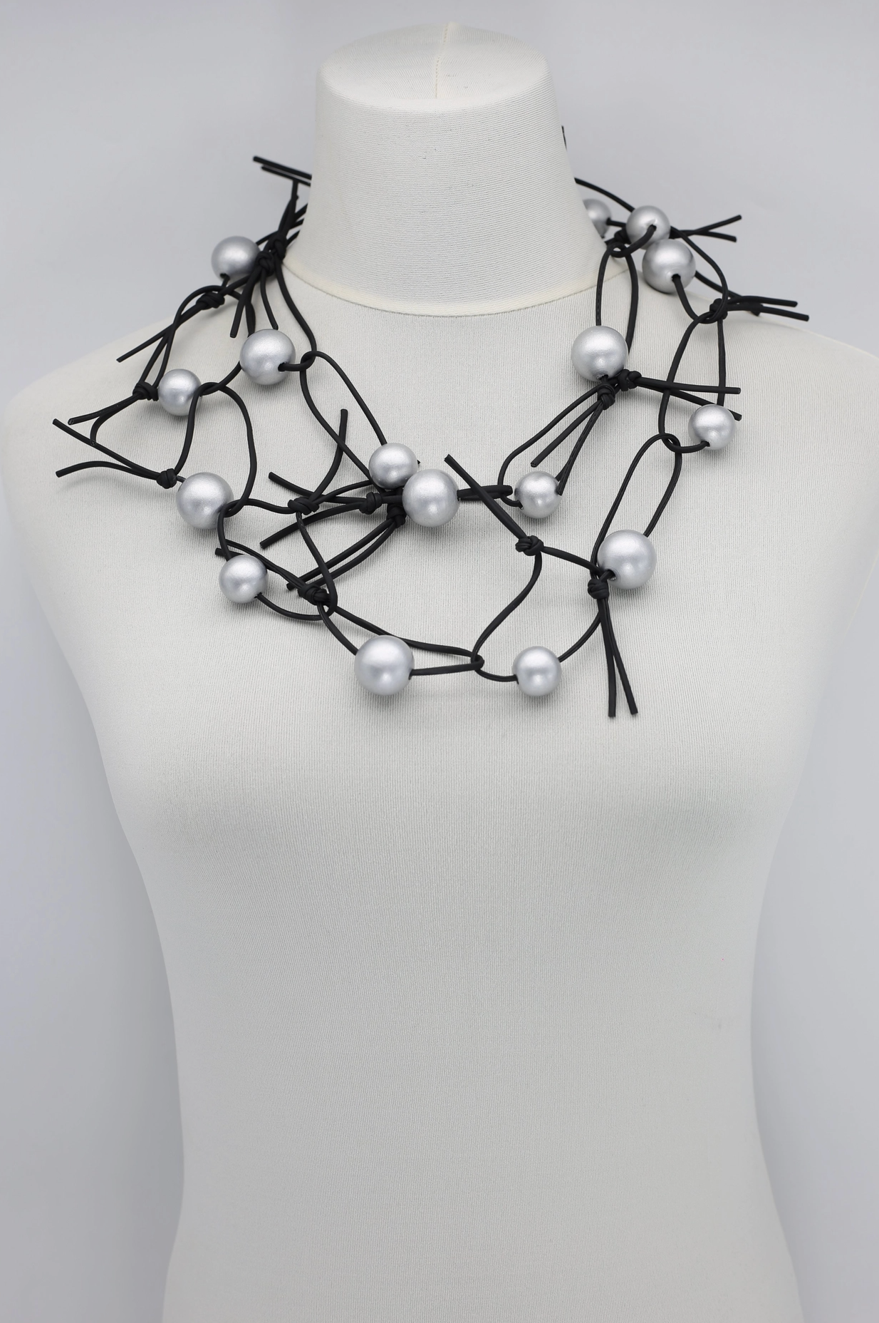 JIANHUI LONDON Silver Round Beads On Leatherette Chain Necklace