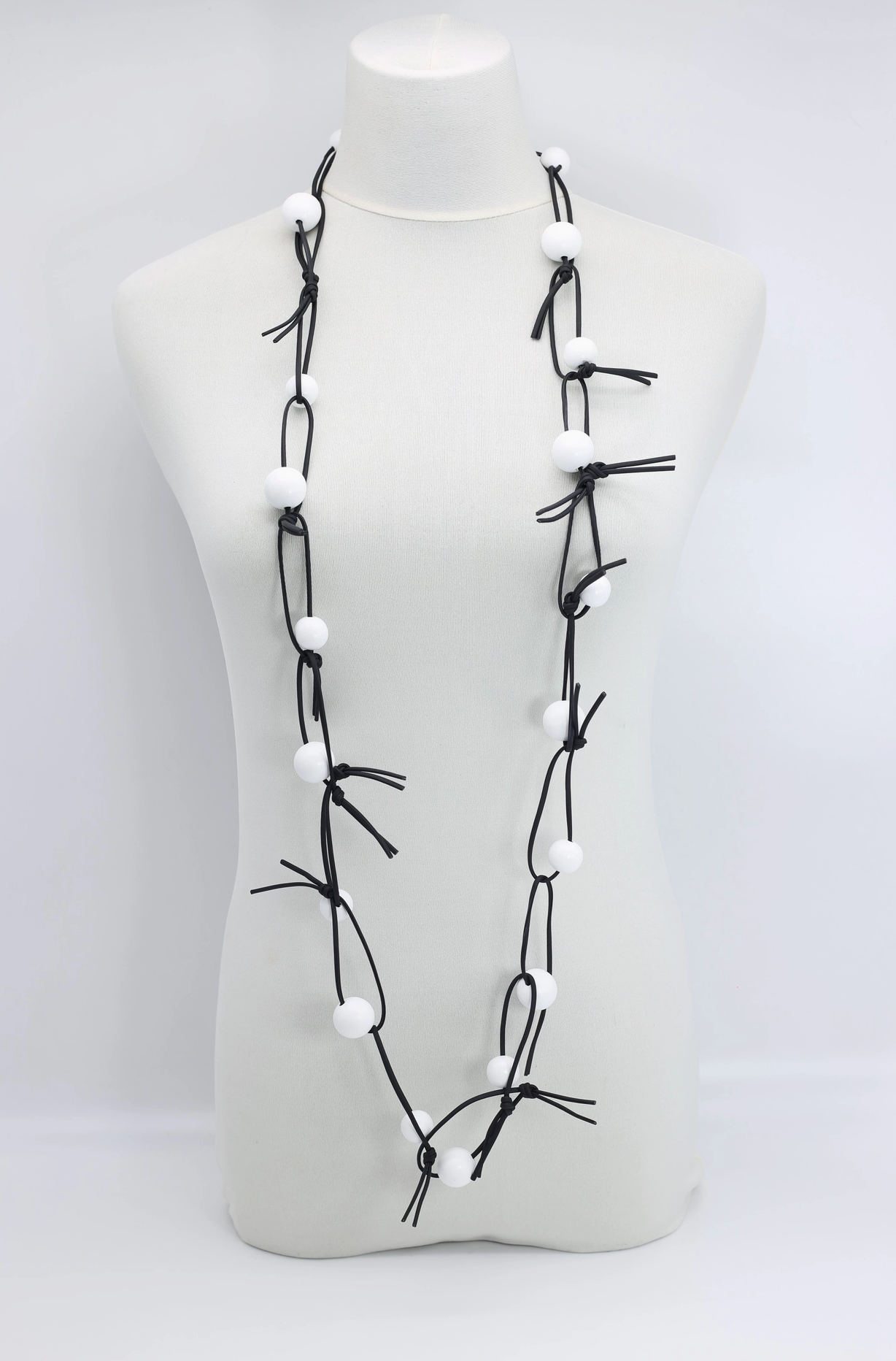 JIANHUI LONDON White Round Beads On Leatherette Chain Necklace
