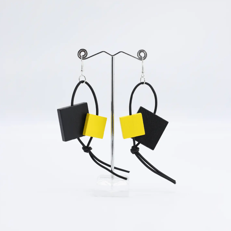 JIANHUI LONDON Black/Yellow Squares On Leatherette Loop Duo Earrings
