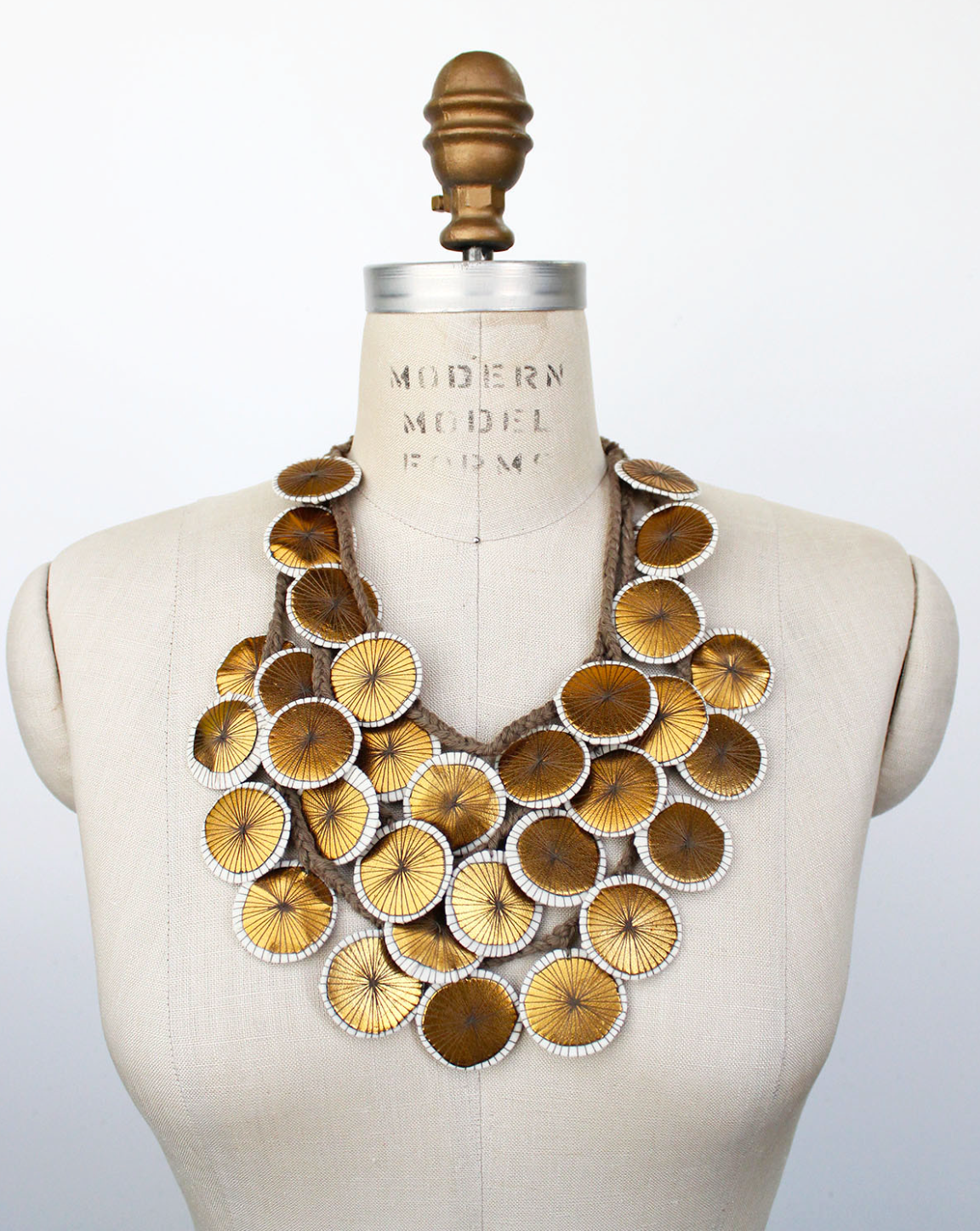 BEYOND THREADS Ivory Parasols Necklace