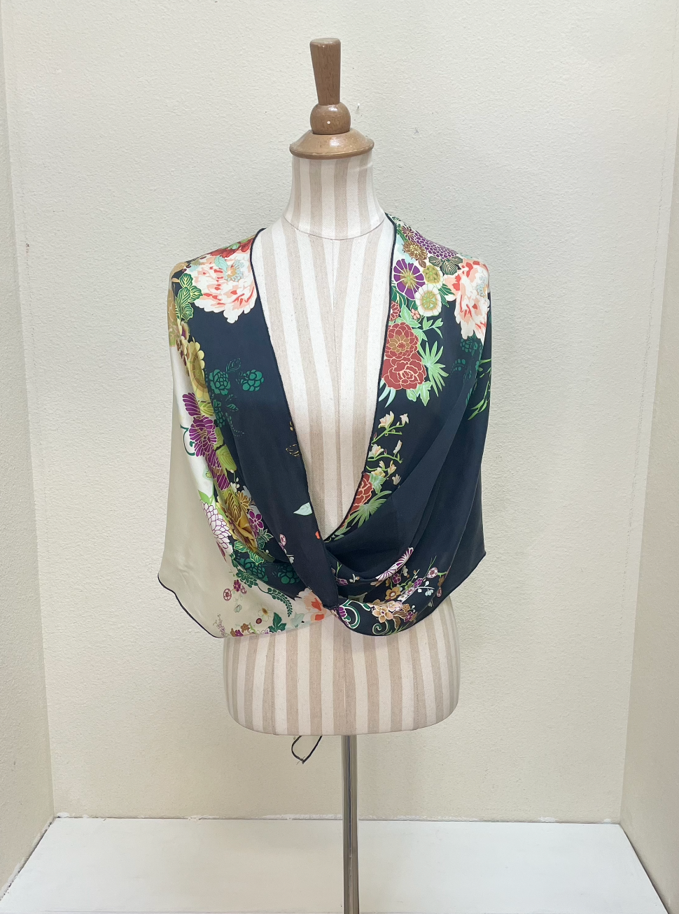 URU Wrap - P65 ASIAN FLORAL (One Size)